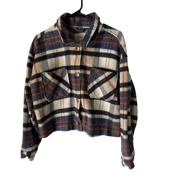 Ashley Outerwear Jacket Womens Medium Blue Red Plaid Button Up Cropped Shacket - Picture 1 of 8